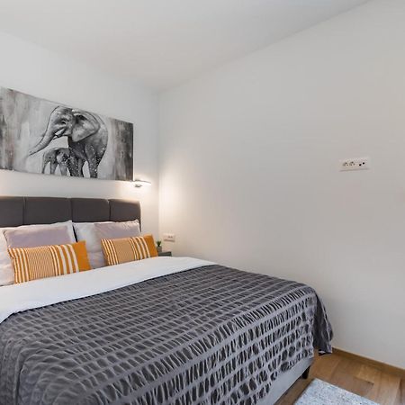 Elysian Zen Luxury Apartment - Two Bedroom Apartment With Terrace And Sea View Split Bagian luar foto
