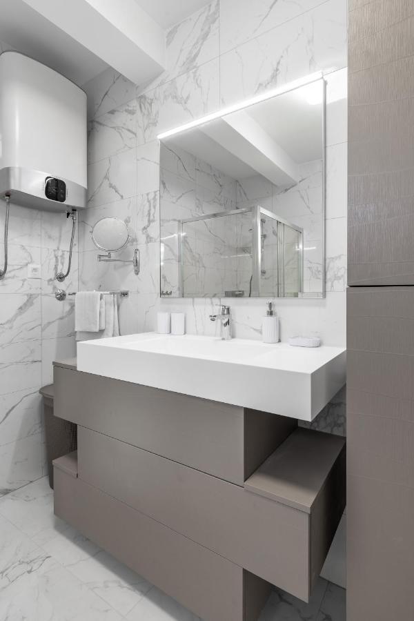 Elysian Zen Luxury Apartment - Two Bedroom Apartment With Terrace And Sea View Split Bagian luar foto