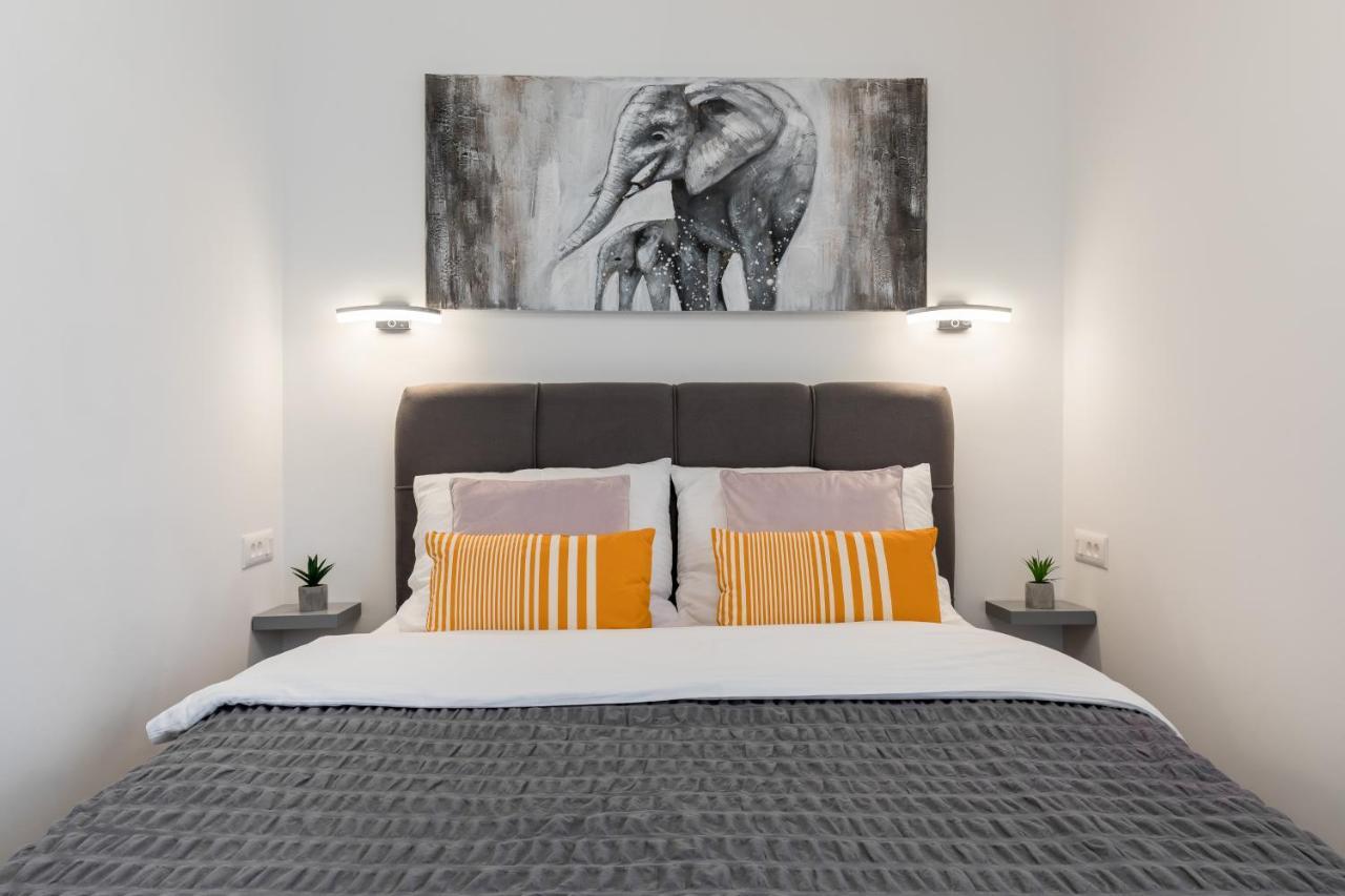 Elysian Zen Luxury Apartment - Two Bedroom Apartment With Terrace And Sea View Split Bagian luar foto