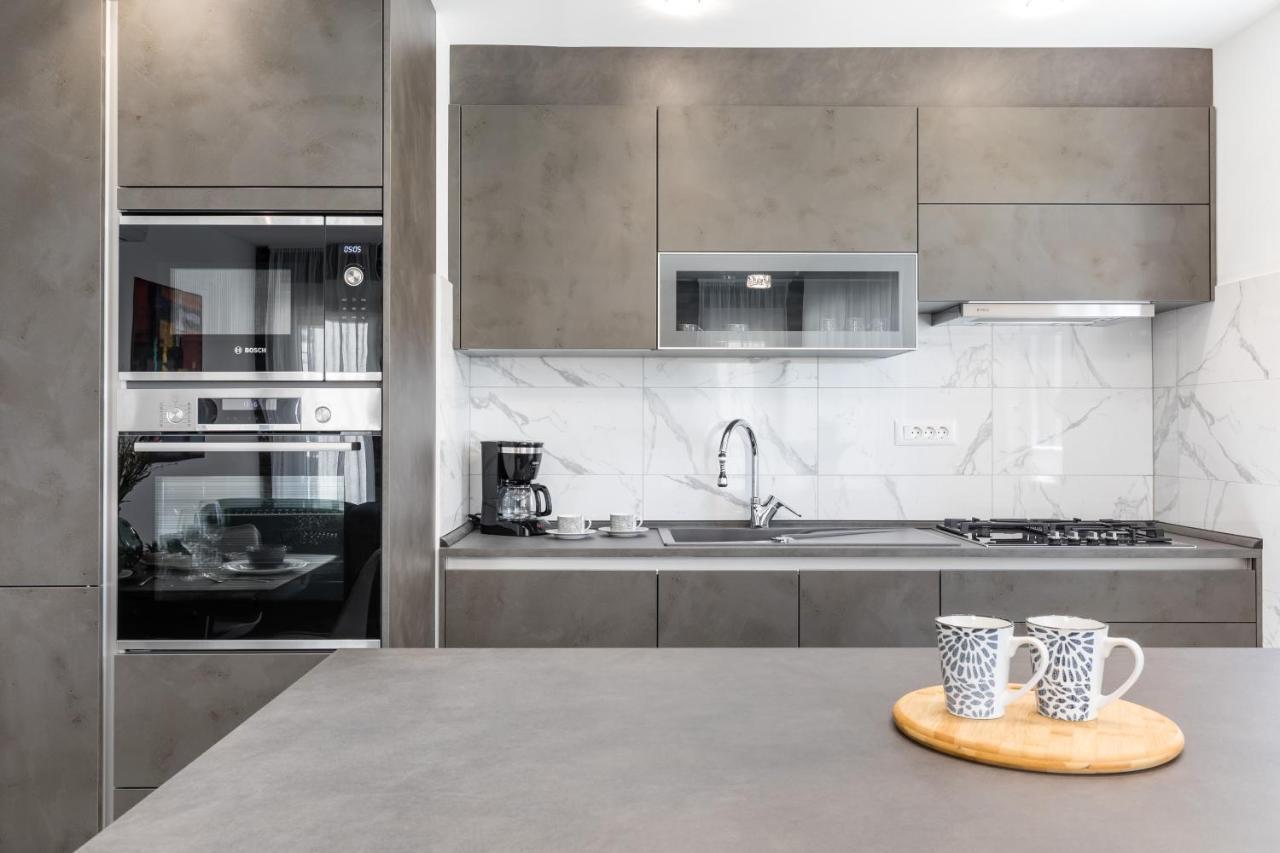 Elysian Zen Luxury Apartment - Two Bedroom Apartment With Terrace And Sea View Split Bagian luar foto