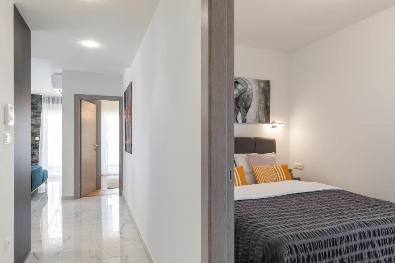 Elysian Zen Luxury Apartment - Two Bedroom Apartment With Terrace And Sea View Split Bagian luar foto
