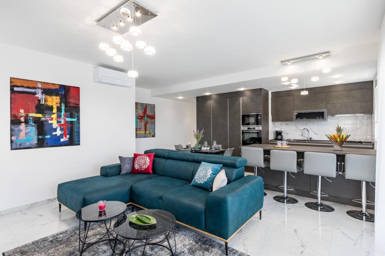 Elysian Zen Luxury Apartment - Two Bedroom Apartment With Terrace And Sea View Split Bagian luar foto